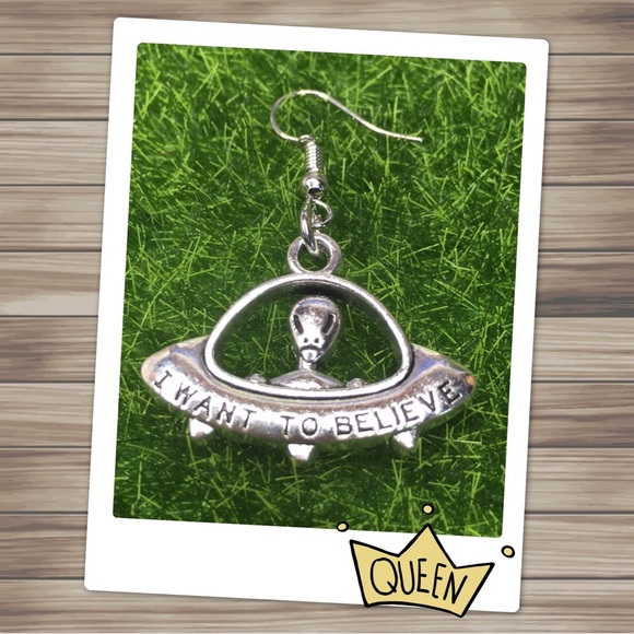 Alien Earrings Halloween - Picture 2 of 9